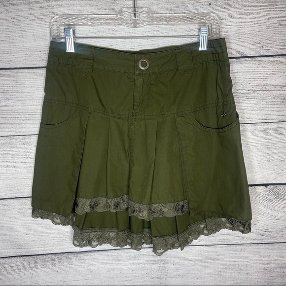 Hurley Dresses & Skirts - Hurley Khaki Hi-Lo Flap Pockets Pleated Mini Skirt Sz 3